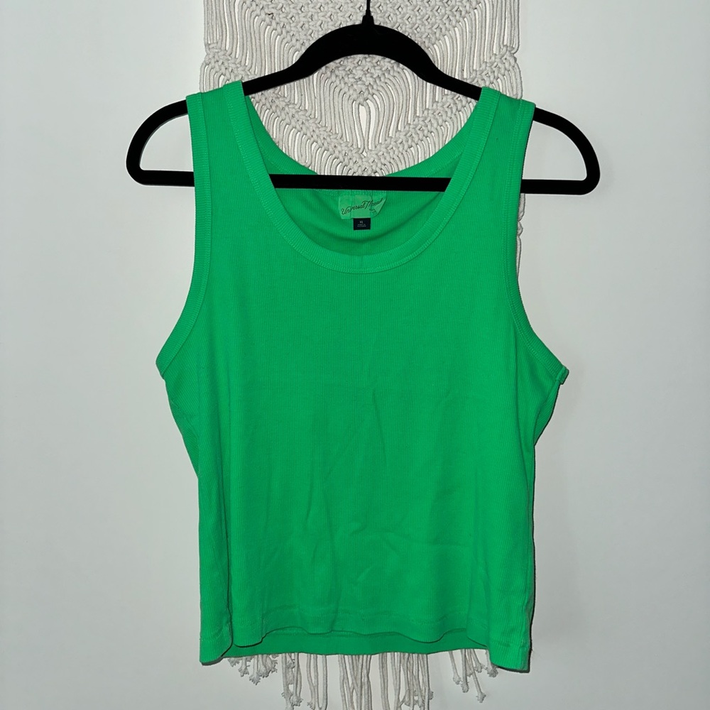 Universal Thread Cropped Tank - Picture 2 of 3